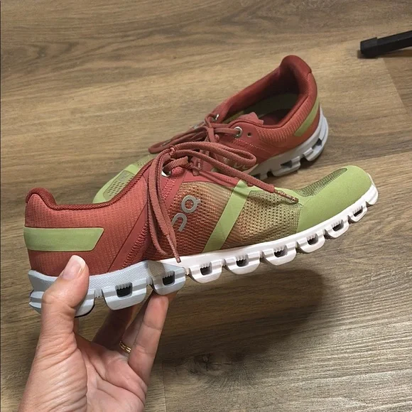 On Running Green and Red Athletic Shoes size 6 - Picture 5 of 14